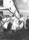 desfile_meninas.jpg (1396736 bytes)